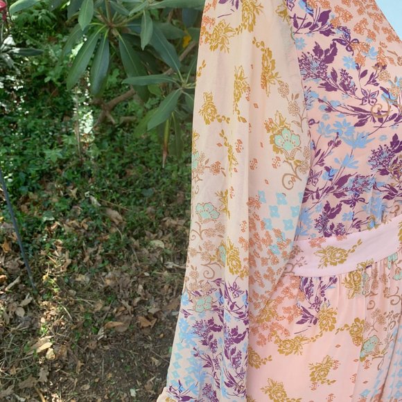 Beautiful WAYF peach floral boho dress - Picture 3 of 8